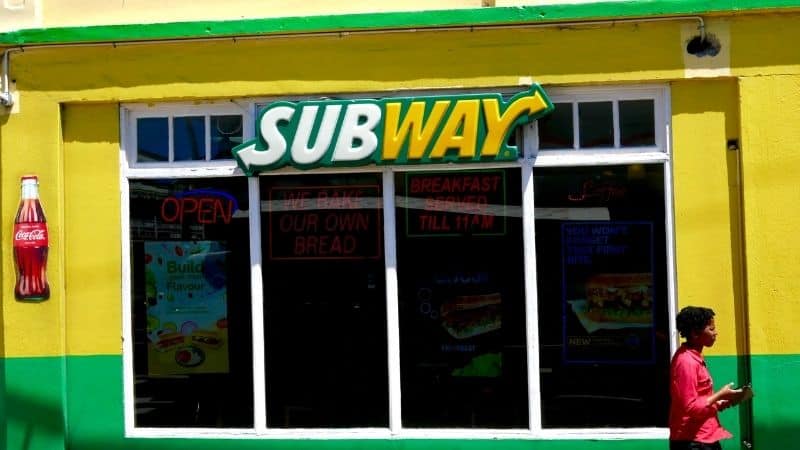 ¿Qué organizaciones apoya Subway?