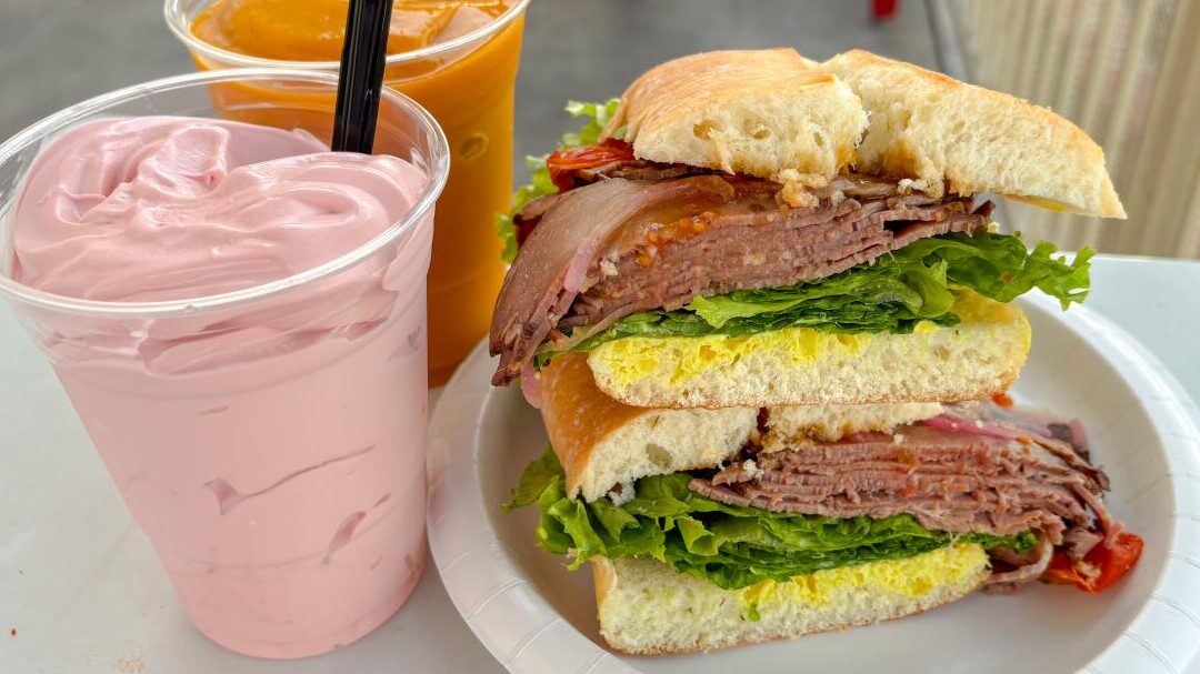 Un desglose crítico de los nuevos artículos del patio de comidas de Costco - Los ...