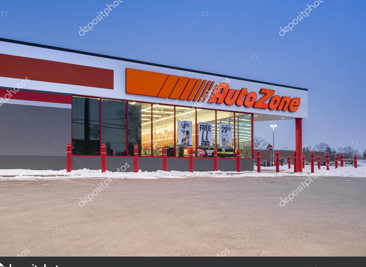 ¿AutoZone es una franquicia? (Todo lo que necesitas saber) Tienda de autopartes AutoZone — Foto editorial de stock © mahmoodd79 ...