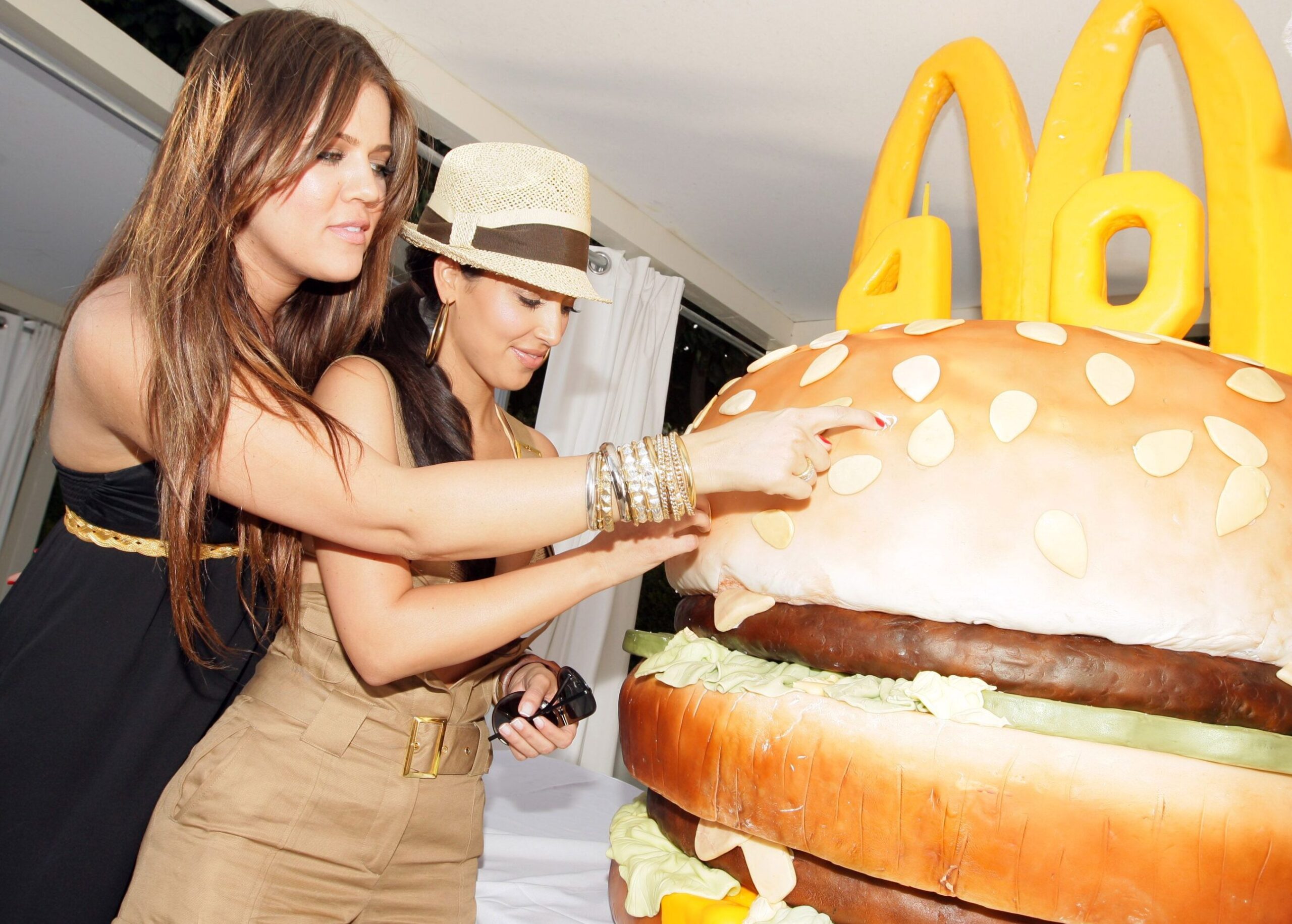McDonald's: hamburguesas, papas fritas y más.