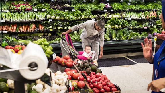 ¿Qué debe hacer si no puede encontrar un verificador de recibos en Costco?