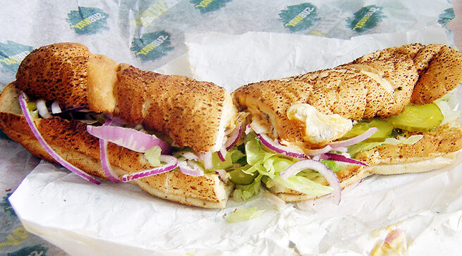 Política de reembolso de Subway (comida de baja calidad, comida y más) ¿Es el metro saludable?