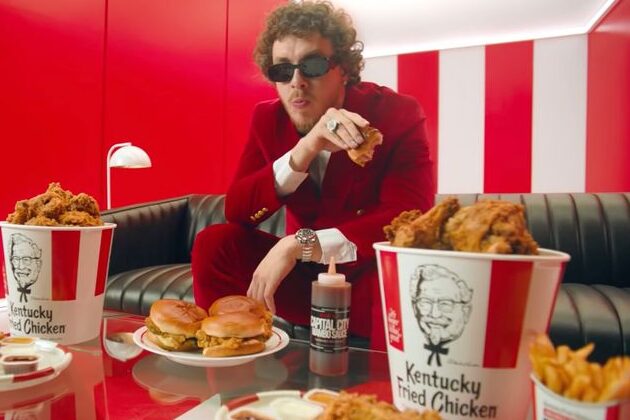 Compramos la misma comida en Popeyes y KFC y uno nos dejó con la sensación...