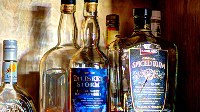 La prueba de sabor de TikTokkers compara el licor Kirkland de Costco con la marca...