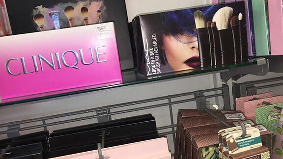 ¿Los productos de alta gama que encuentra en TJ Maxx están defectuosos o caducados?