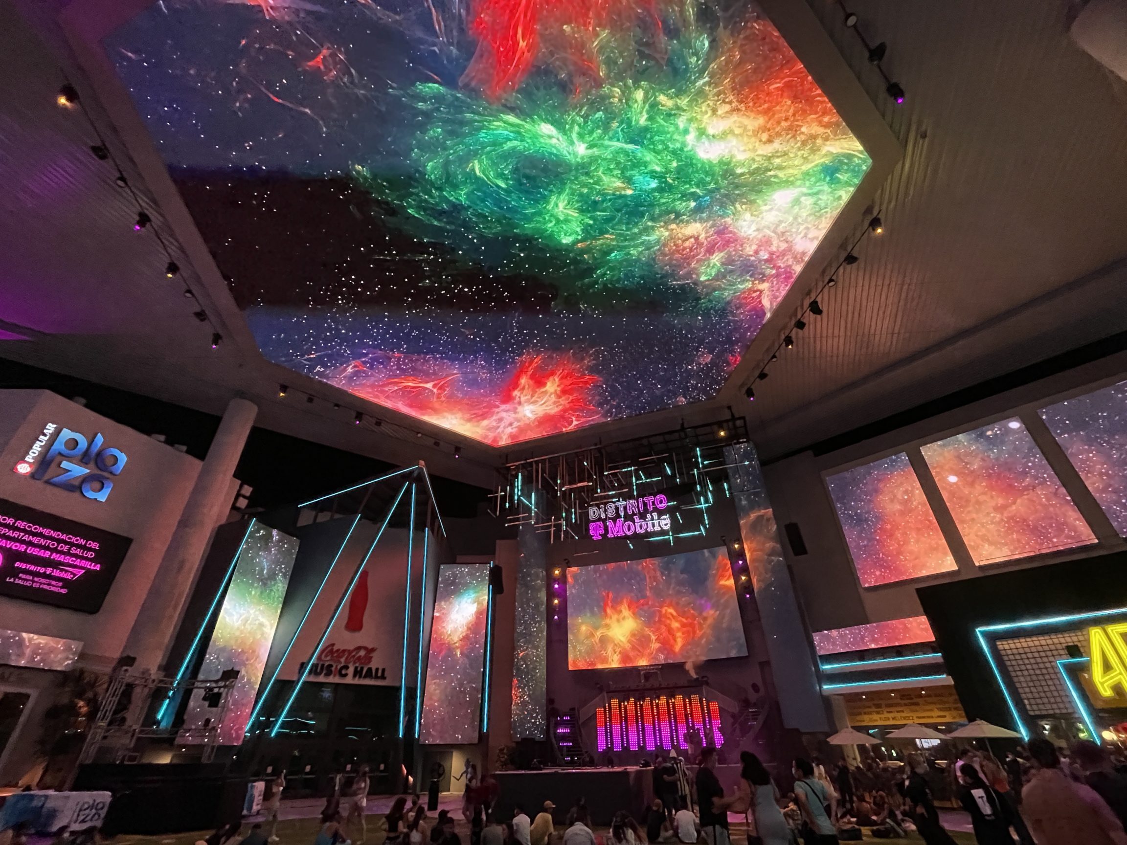 Distrito T-Mobile: Dónde alojarse y dónde comer