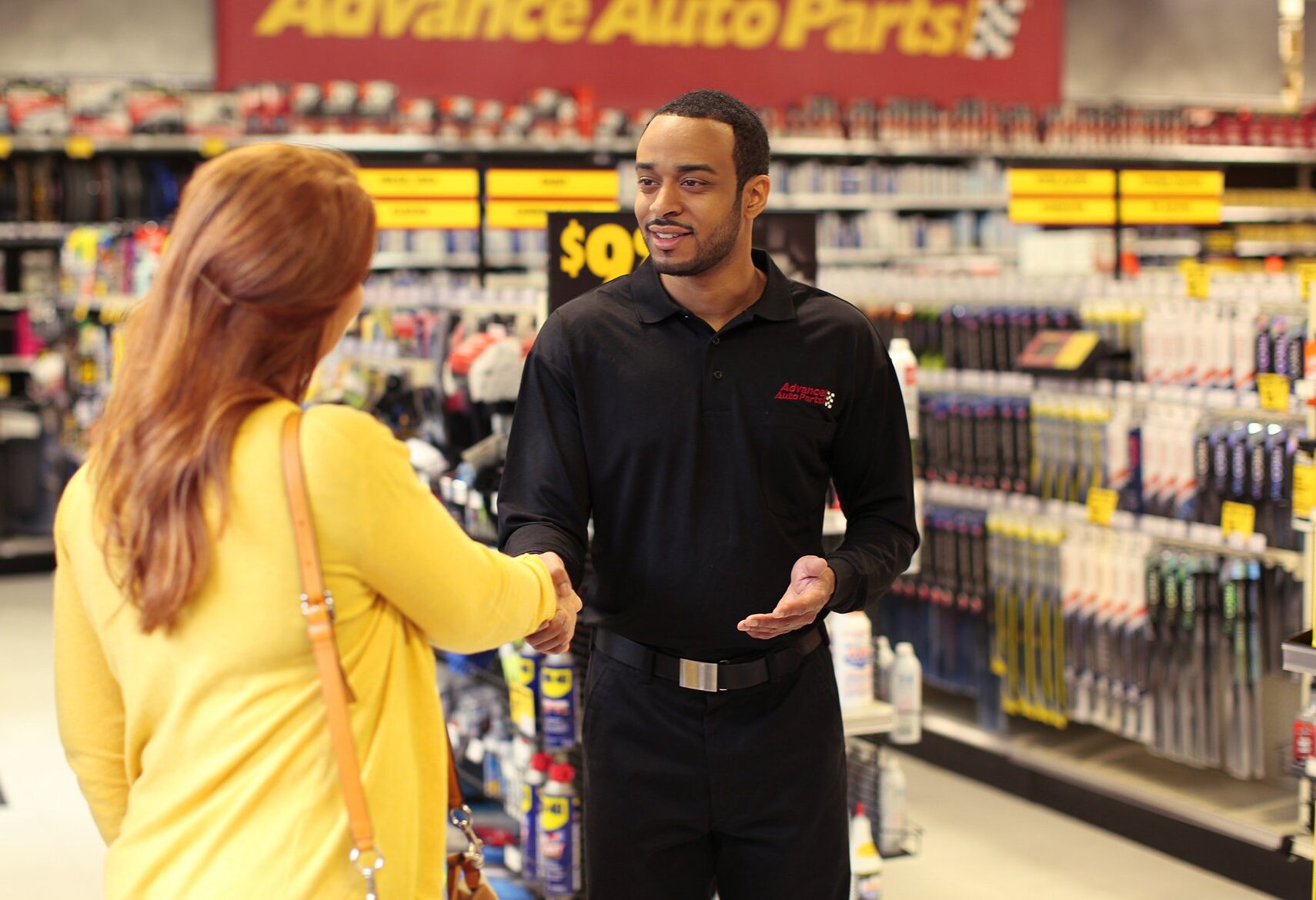 Trabajar en Advance Auto Parts: descripción general y cultura de la empresa - Zippia