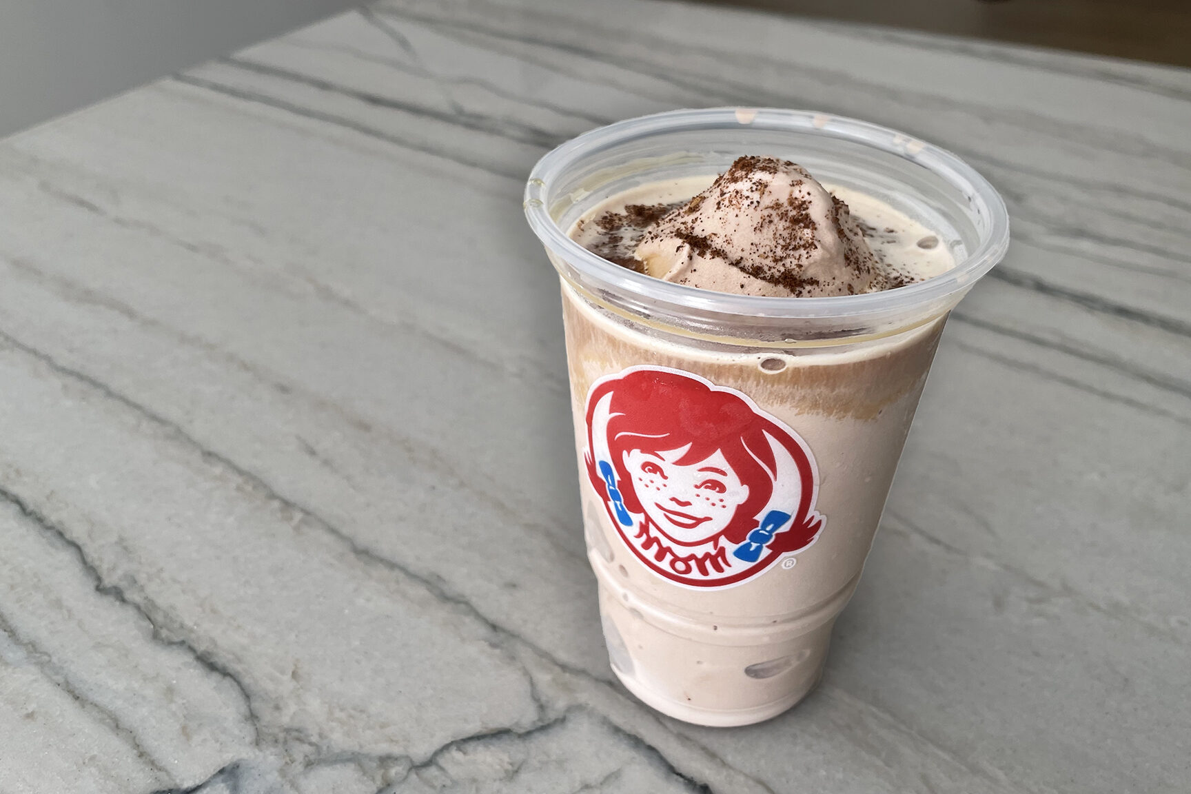 Denos un helado de café Wendy's adecuado, cobardes |